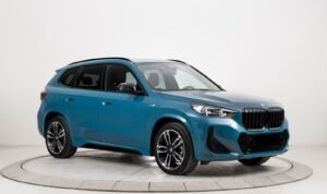 1 BMW X1 xDrive30e M-sport ACC Krok 360 H&K HUD