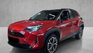 1 Toyota Yaris Cross 1,5 Hybrid AWD-i Executive Bi-Tone