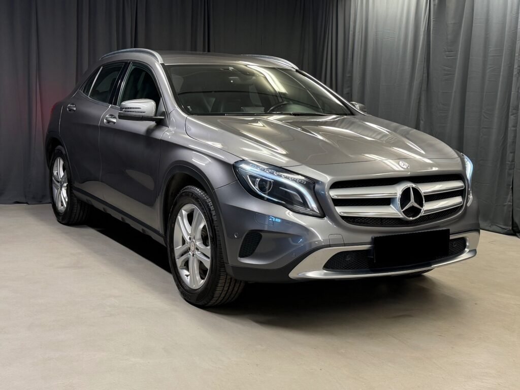 Mercedes-Benz GLA 200
