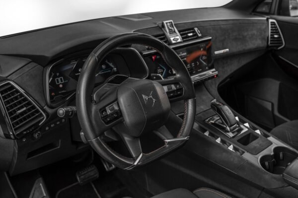 DS Automobiles DS 7 Crossback E-TENSE 4x4 300 ch Performance Line