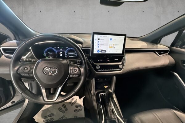 Toyota Corolla Cross 2,0 Hybrid AWD-i Executive