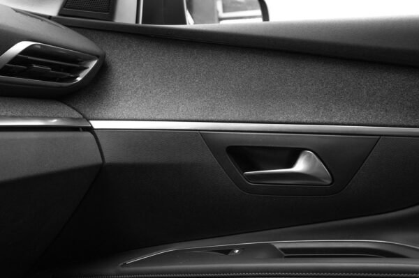 Peugeot 5008 1.5 HDi 130CH 7-SETS KROK CRUISE