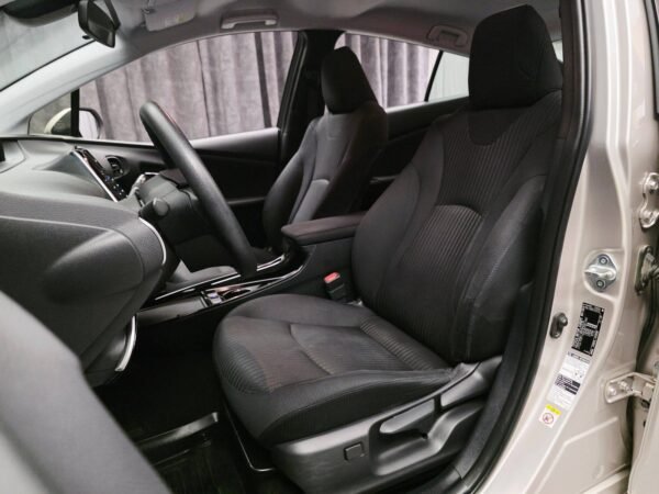 11 Toyota Prius 1.8 VVT-i Hybride AWD-i Actif