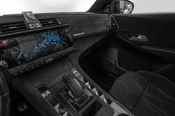 DS Automobiles DS 7 Crossback E-TENSE 4x4 300 ch Performance Line