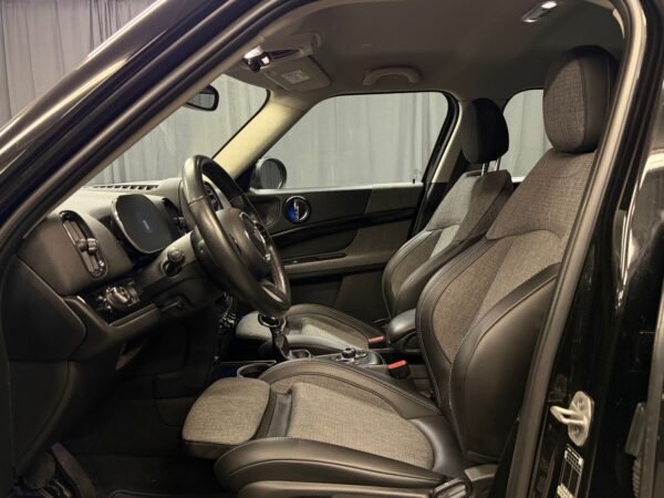 12 MINI Countryman Cooper SE ALL4 Experience
