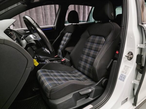 Volkswagen Golf VII GTE 1.4 TSI 204 ch