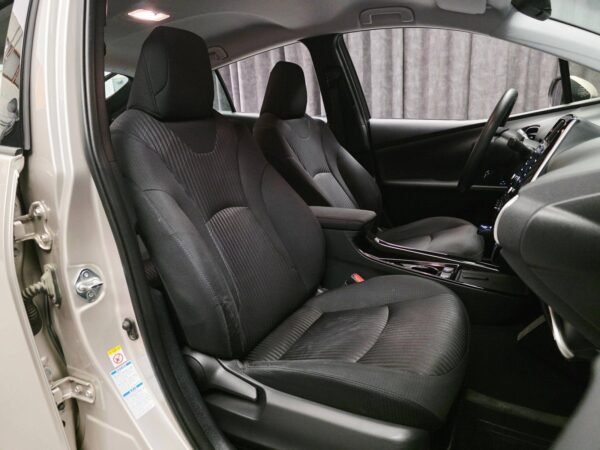 12 Toyota Prius 1.8 VVT-i Hybride AWD-i Actif