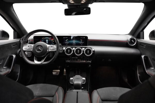 Mercedes-Benz A180