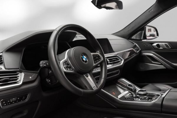 BMW X6 M50i