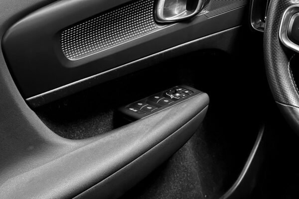 Volvo XC40 T5 R-Design
