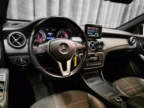 Mercedes-Benz CLA 180 Urban