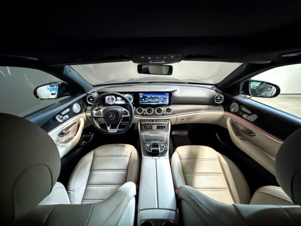 14 Mercedes-Benz Classe E 63 S 4MATIC+