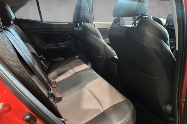Toyota Yaris Cross 1,5 Hybrid AWD-i Executive Bi-Tone