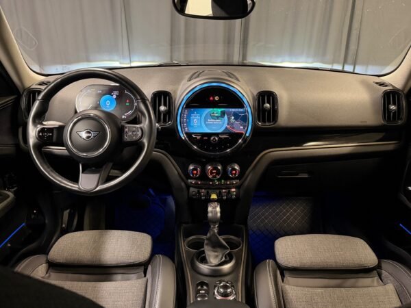 15 MINI Countryman Cooper SE ALL4 Experience