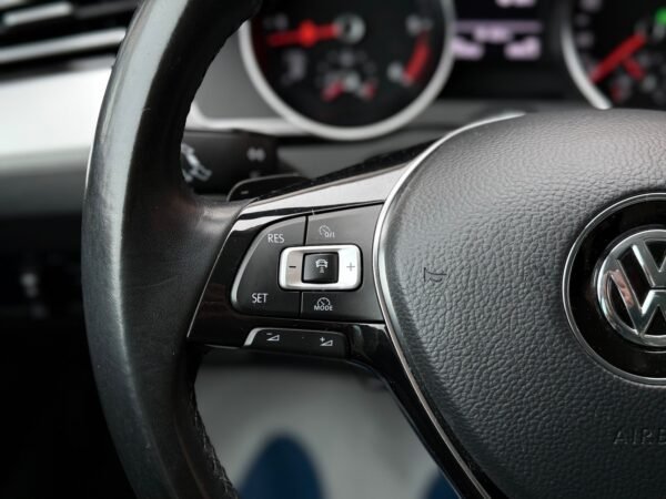 Volkswagen Passat 1.6 TDI 120 ch DSG (B8)