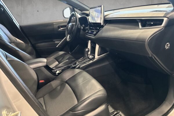 Toyota Corolla Cross 2,0 Hybrid AWD-i Executive