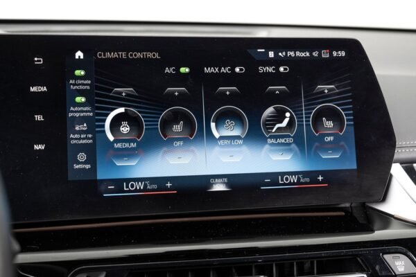 BMW X1 xDrive30e M-sport ACC Krok 360 H&K HUD