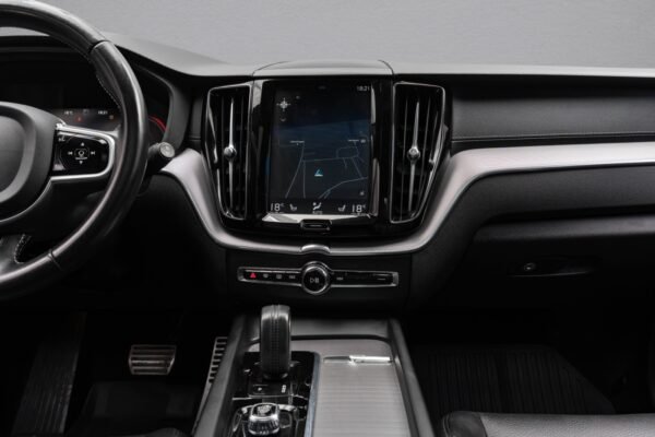 Volvo XC60 T8 AWD R-Design