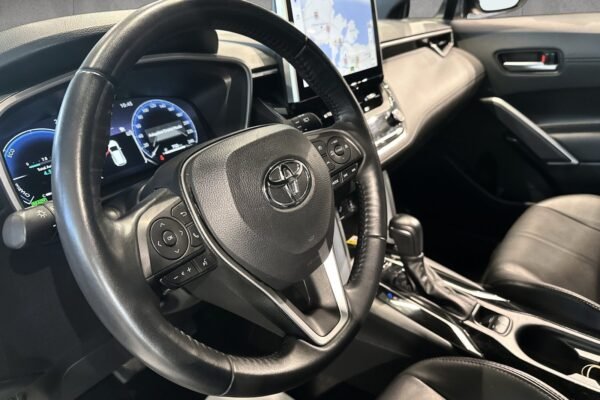 Toyota Corolla Cross 2,0 Hybrid AWD-i Executive