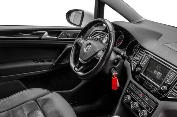 17 Volkswagen Golf 1.4 TSI 150 ch DSG7