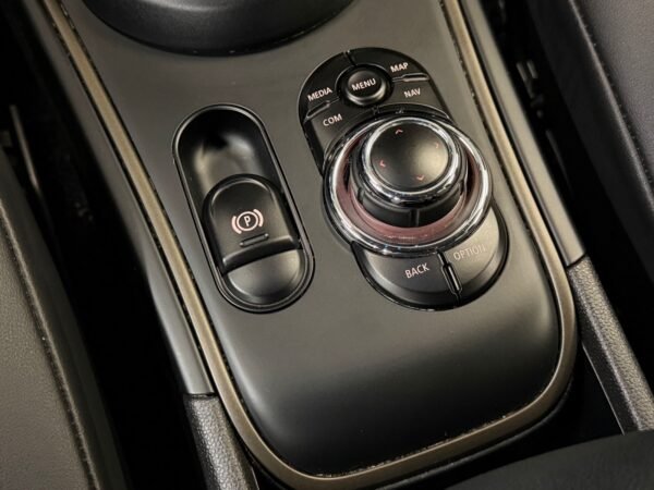 17 MINI Countryman Cooper SE ALL4 Experience