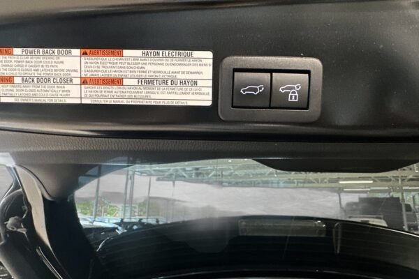 Toyota Yaris Cross 1,5 Hybrid AWD-i Executive Bi-Tone
