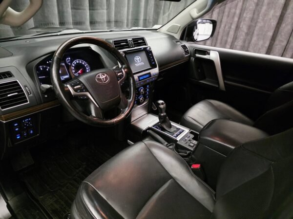 17 Toyota Land Cruiser 2.8 D-4D GX