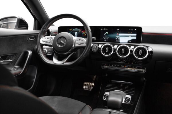 Mercedes-Benz A180