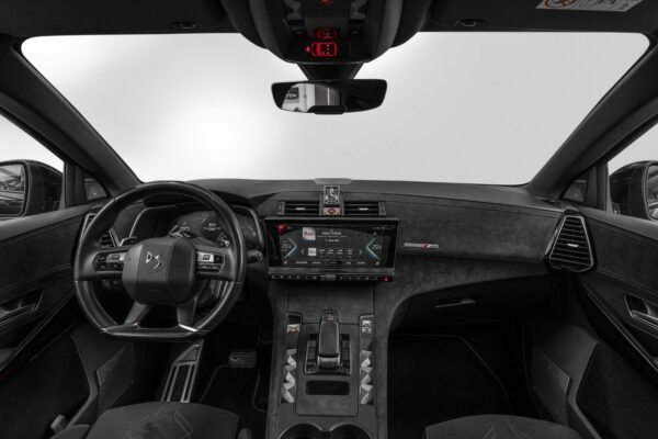 DS Automobiles DS 7 Crossback E-TENSE 4x4 300 ch Performance Line