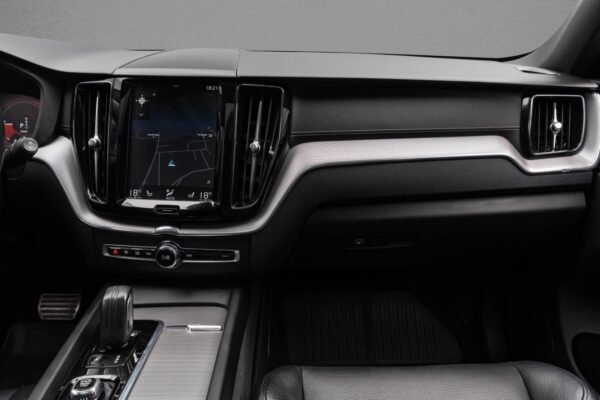 Volvo XC60 T8 AWD R-Design