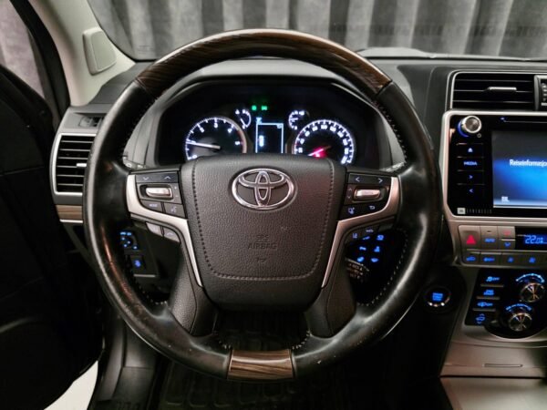 18 Toyota Land Cruiser 2.8 D-4D GX