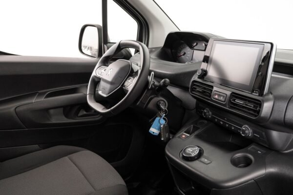 19 Peugeot Partner L1 1.5 BlueHDi 130 EAT8