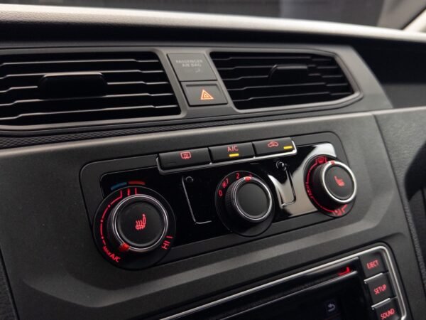 19 Volkswagen Caddy 2.0TDi 102ch DSG
