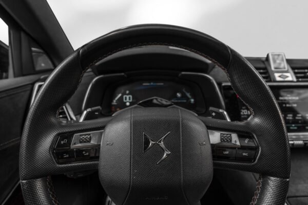 DS Automobiles DS 7 Crossback E-TENSE 4x4 300 ch Performance Line