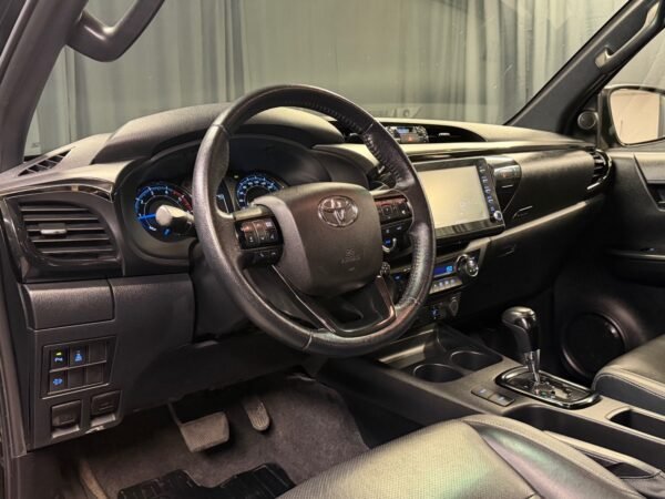 Toyota HiLux 2.8 D-4D X-CAB SR+ 4WD