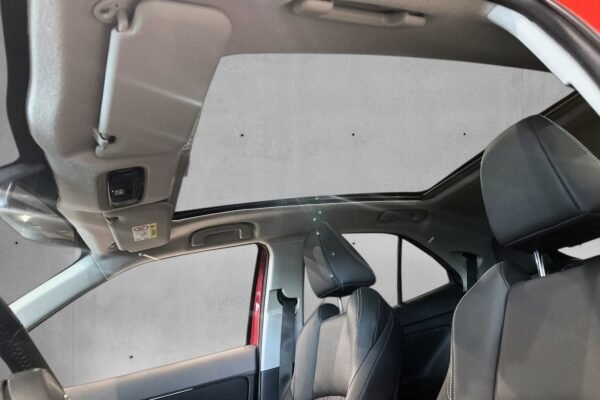 Toyota Yaris Cross 1,5 Hybrid AWD-i Executive Bi-Tone