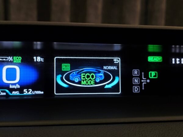 19 Toyota Prius 1.8 VVT-i Hybride AWD-i Actif