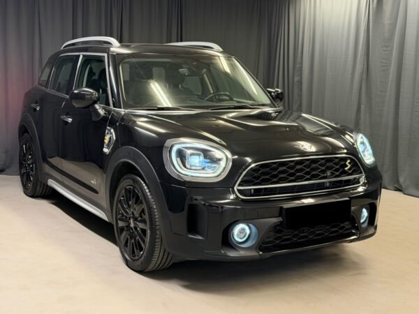 2 MINI Countryman Cooper SE ALL4 Experience