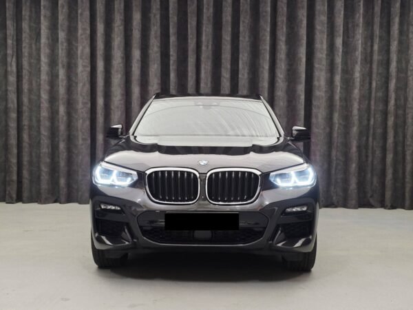 2 BMW X3 xDrive30e M Sport