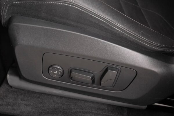 BMW X1 xDrive30e M-sport ACC Krok 360 H&K HUD