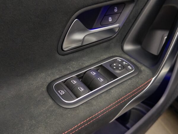 Mercedes-Benz Classe A 250 e AMG Line