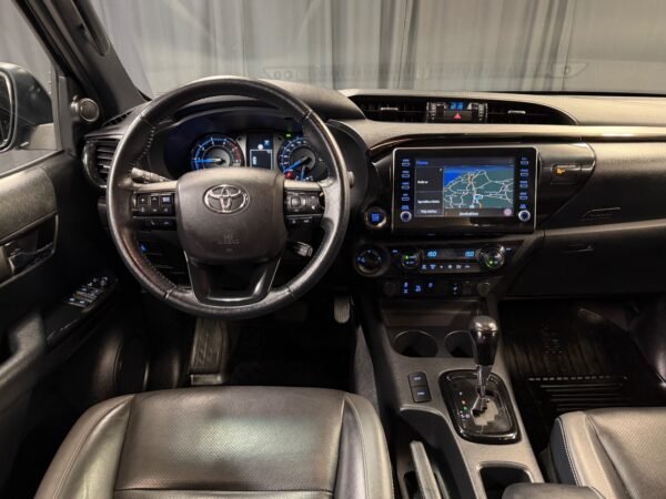 Toyota HiLux 2.8 D-4D X-CAB SR+ 4WD