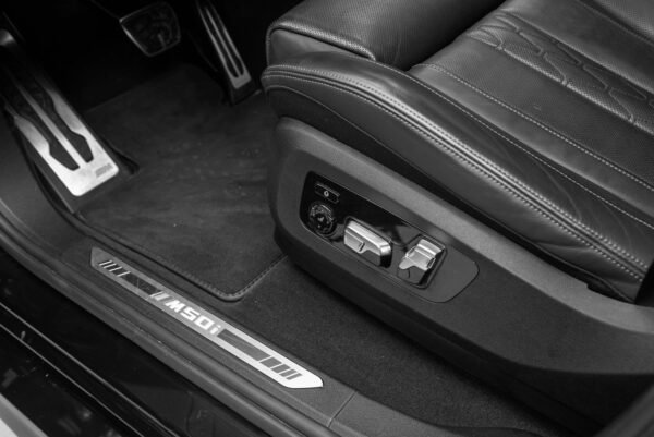 BMW X6 M50i