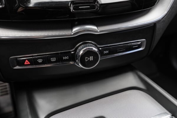 Volvo XC60 T8 AWD R-Design