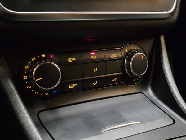 Mercedes-Benz CLA 180 Urban