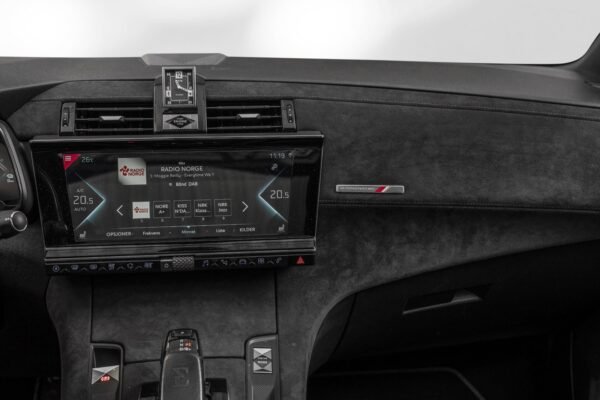 DS Automobiles DS 7 Crossback E-TENSE 4x4 300 ch Performance Line