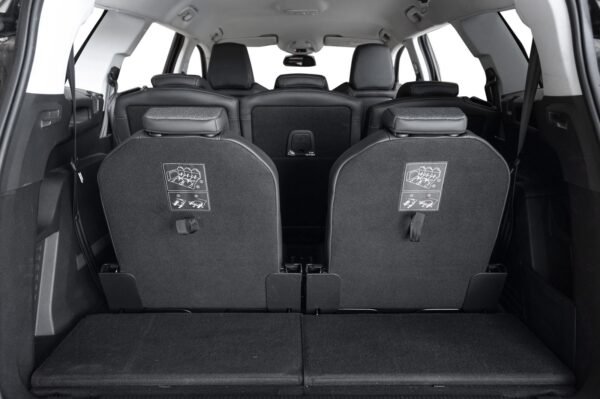 Peugeot 5008 1.5 HDi 130CH 7-SETS KROK CRUISE