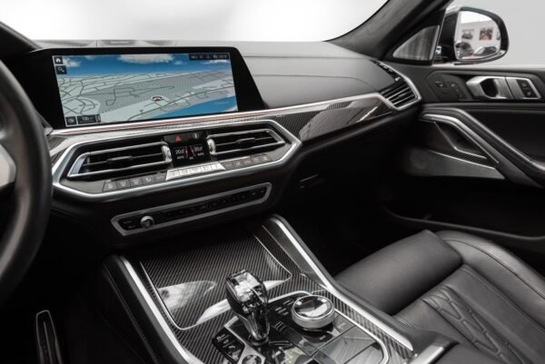 BMW X6 M50i