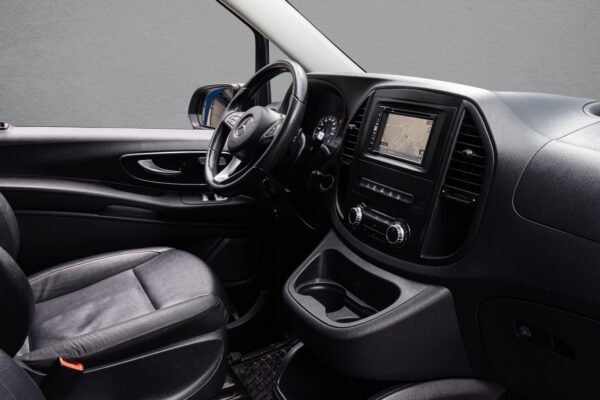 24 Mercedes-Benz Vito 119 CDI 4MATIC