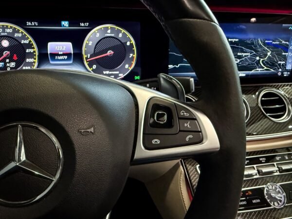 25 Mercedes-Benz Classe E 63 S 4MATIC+